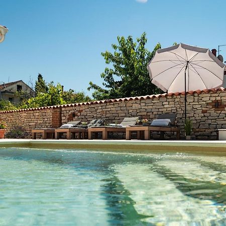 Ferienwohnungen VI La Mare With Heated Pool Zadar Buitenkant foto