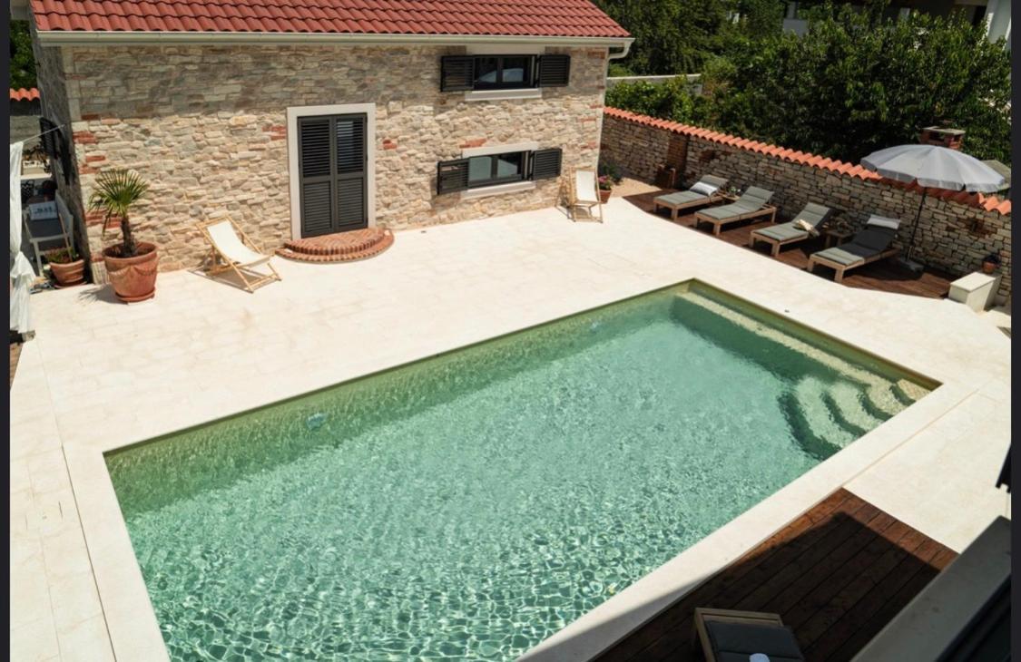 Ferienwohnungen VI La Mare With Heated Pool Zadar Buitenkant foto