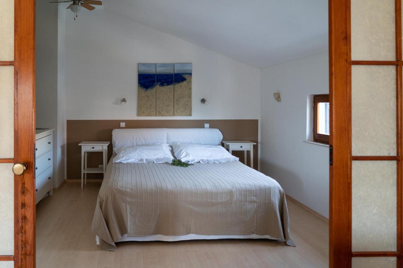 Ferienwohnungen VI La Mare With Heated Pool Zadar Buitenkant foto